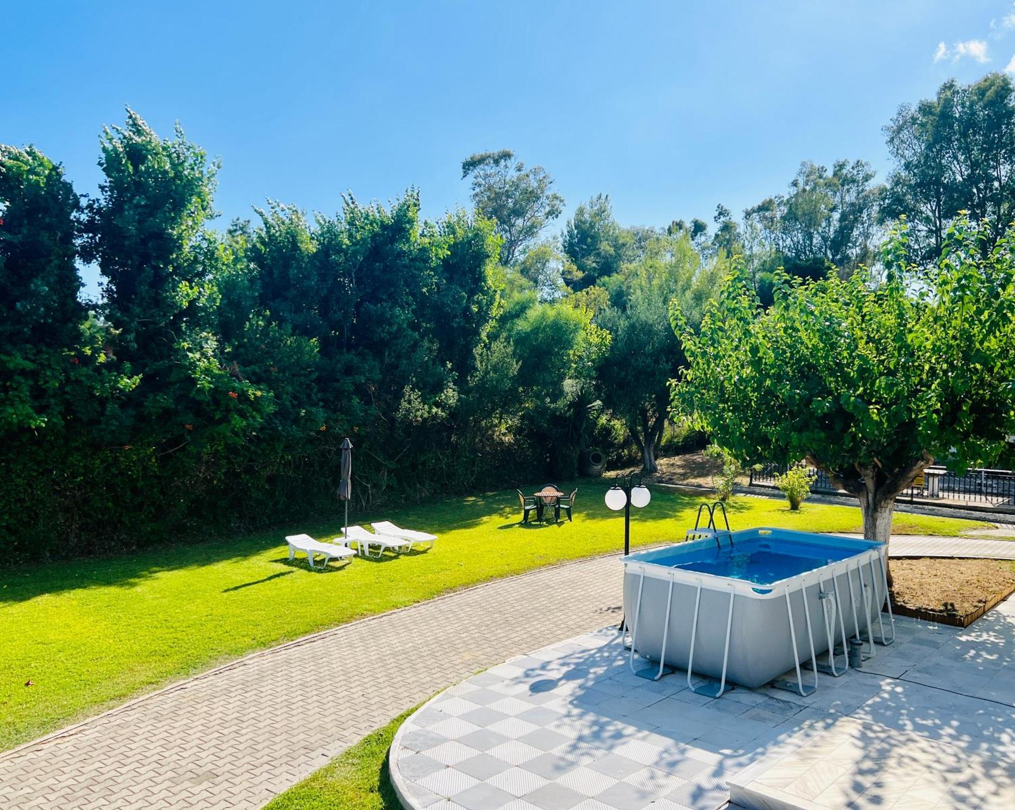 Готель Gazonia Family Estate Skala  Екстер'єр фото