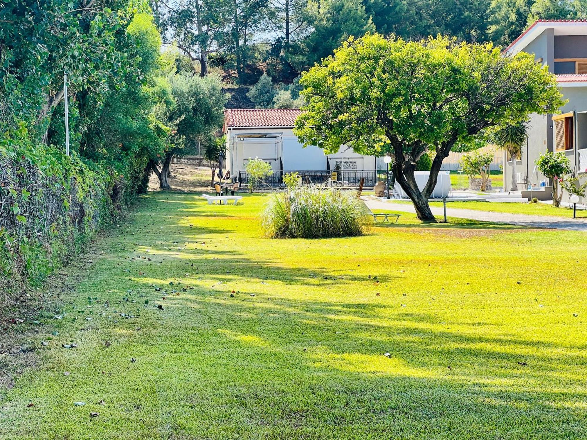 Готель Gazonia Family Estate Skala  Екстер'єр фото
