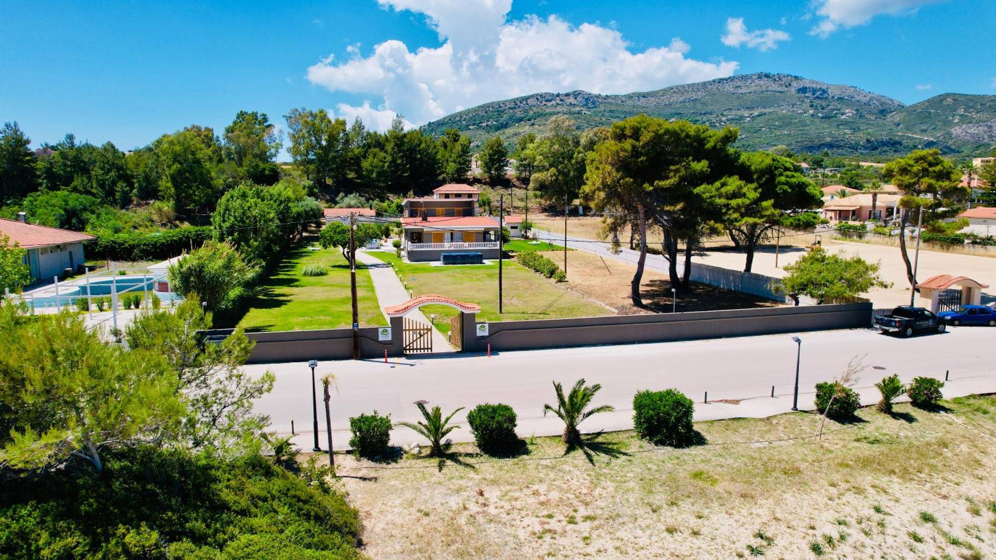 Готель Gazonia Family Estate Skala  Екстер'єр фото